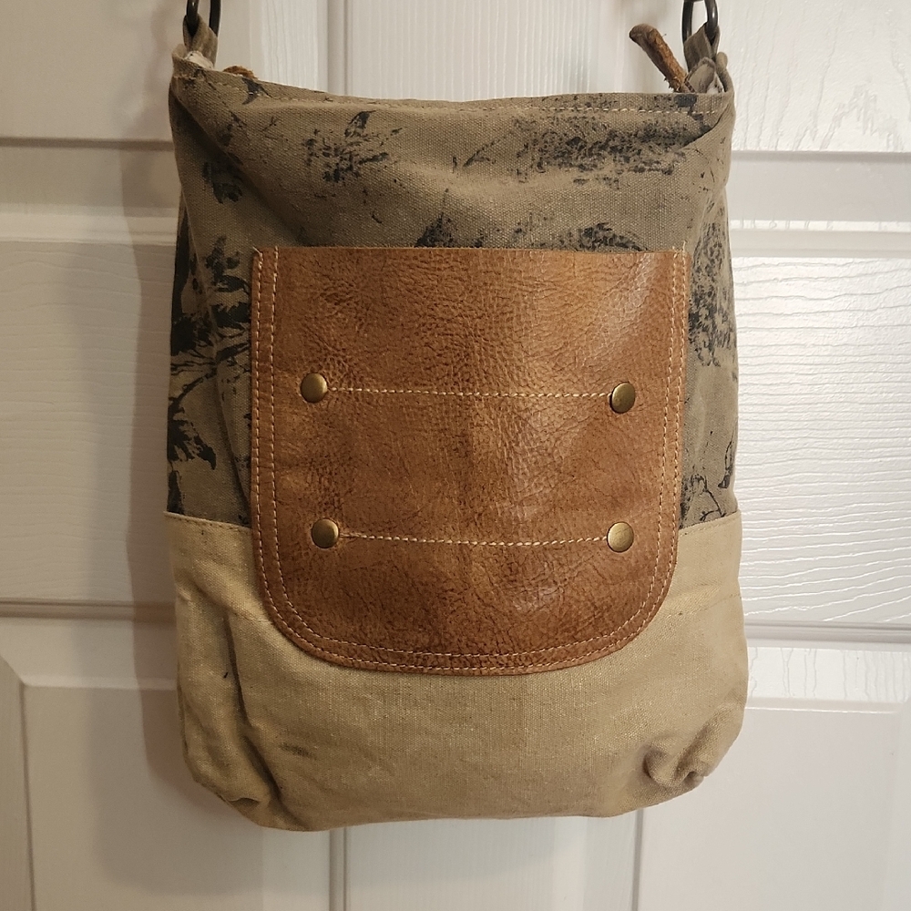 Myra Bag Crossbody Bag EUC